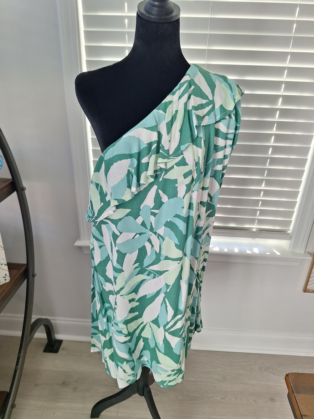 Lizard Thicket One-Shoulder Leaf-Print Dress in Green and White